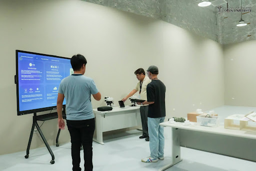 Dr. Figueroa demonstrates immersive learning projects with IOP interns.